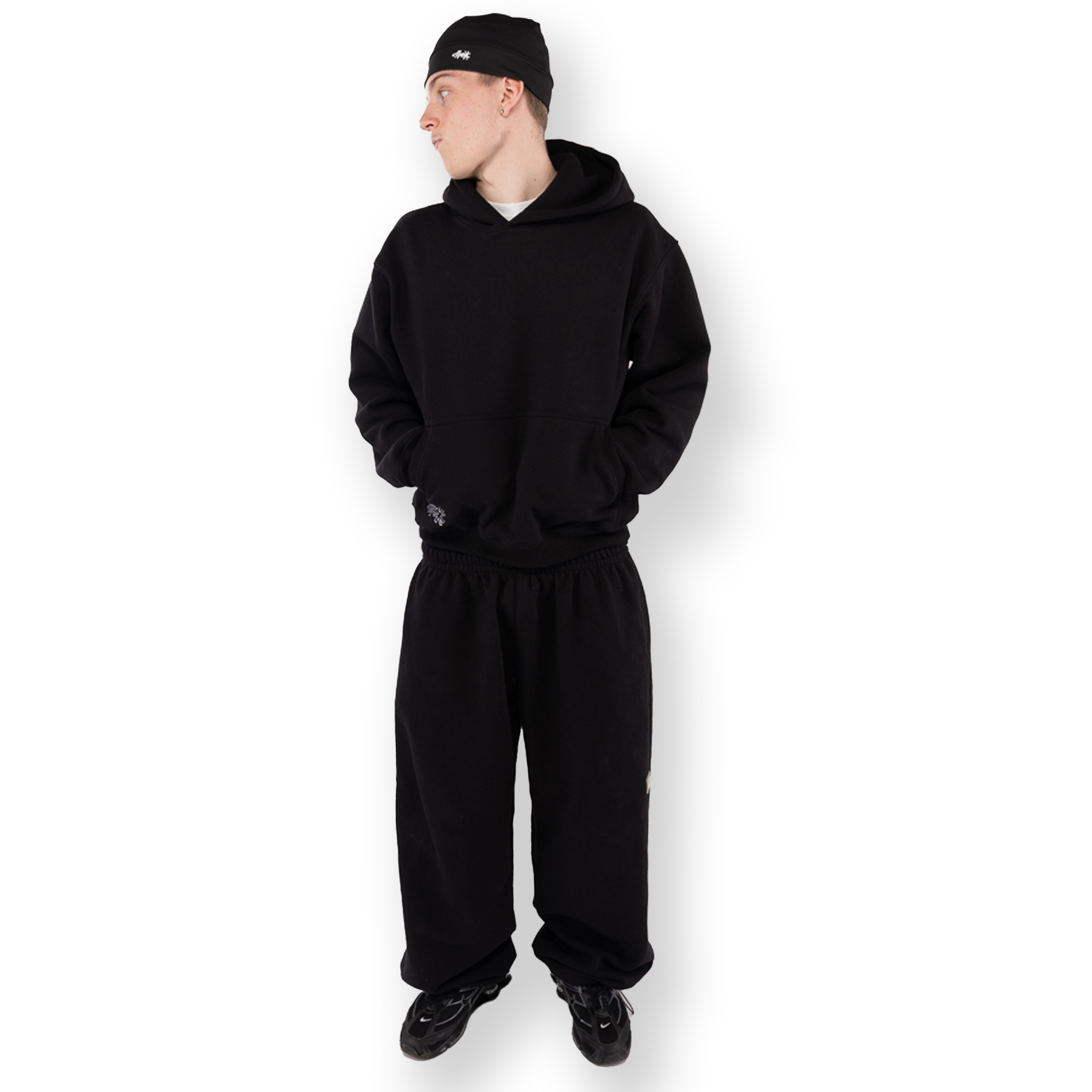 BLACK BAGGY SWEATPANTS